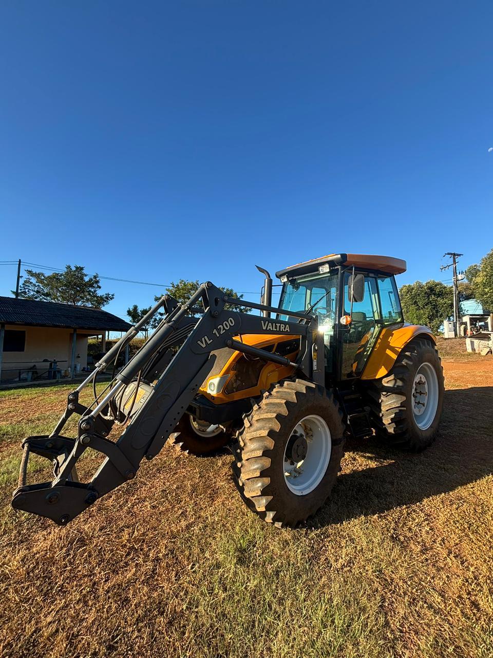 Trator Valtra A950 2016